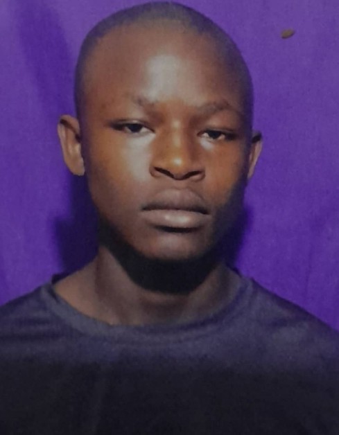 RAYVON LUGADIRU current passport photograph